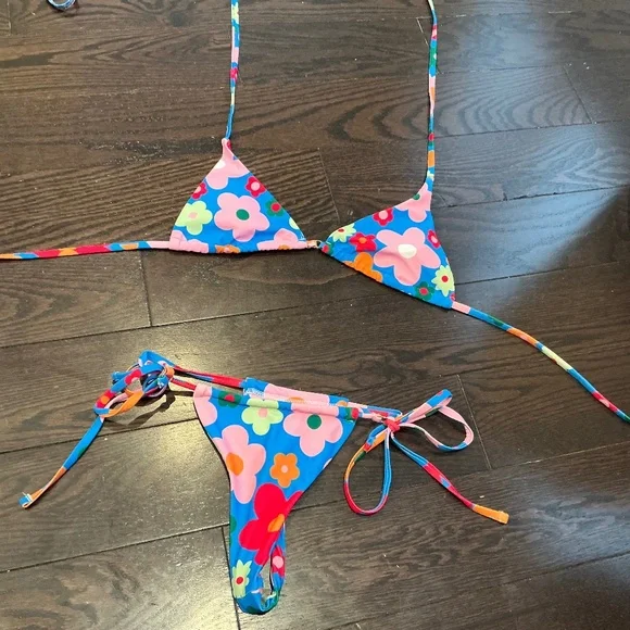 Bikini set - Picture 1 of 2